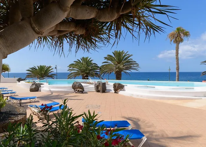 Penthouse Over The Sea 아파트 *